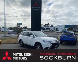 2017 Mitsubishi Outlander - Thumbnail