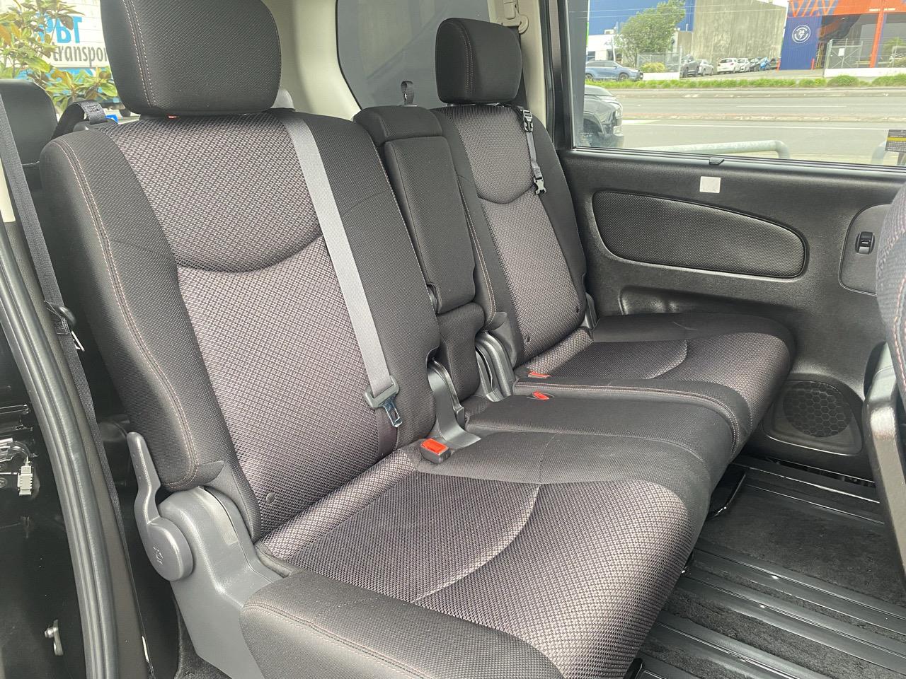 2013 Nissan Serena