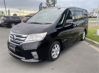 2013 Nissan Serena - Thumbnail