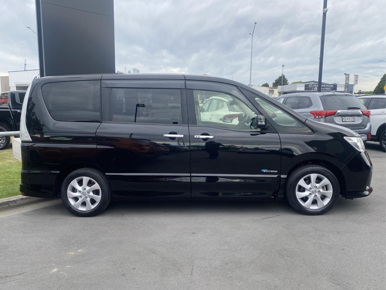 2013 Nissan Serena