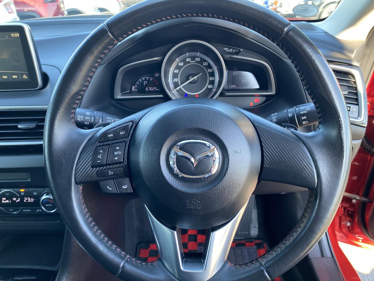 2014 Mazda Axela