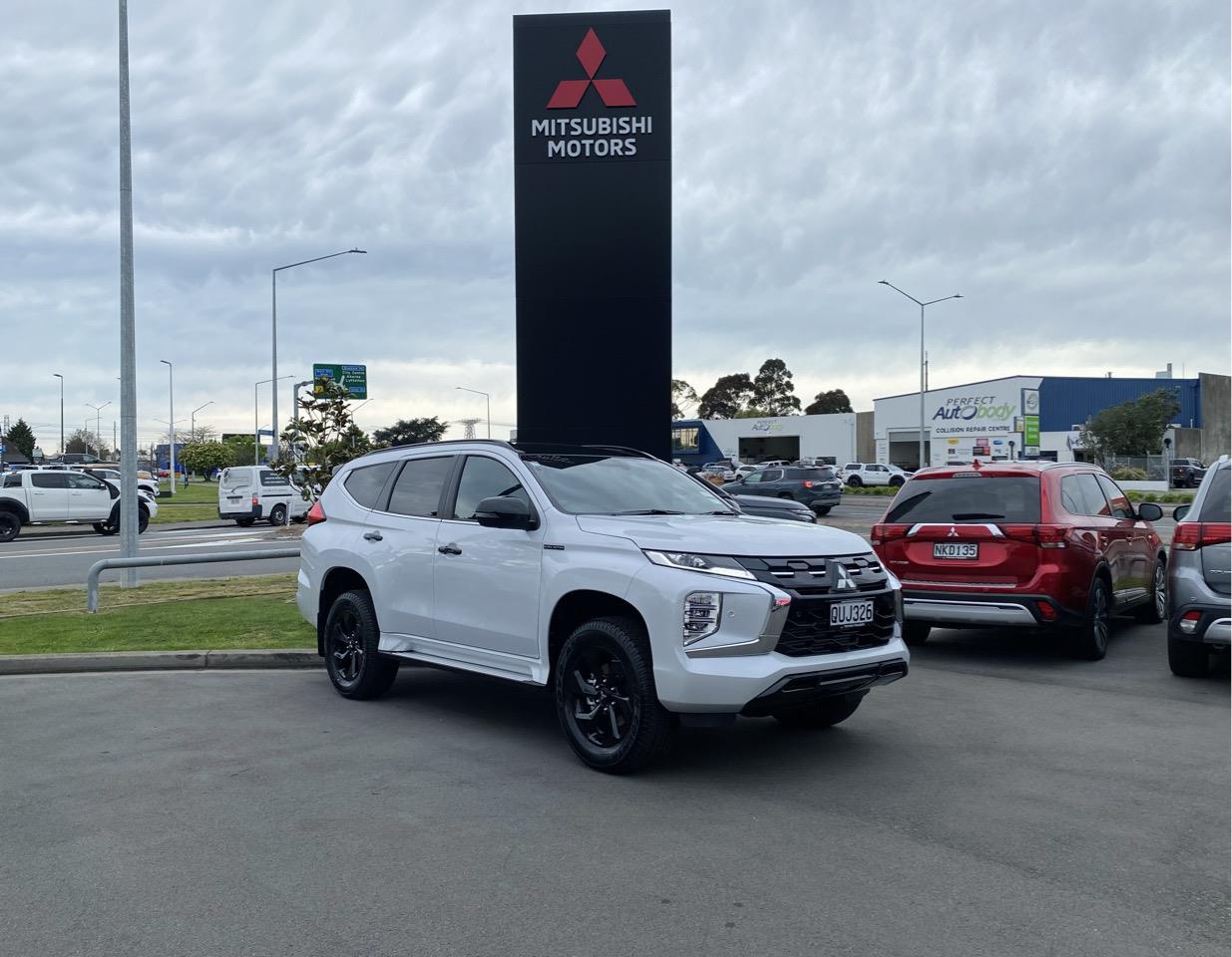 2024 Mitsubishi Pajero