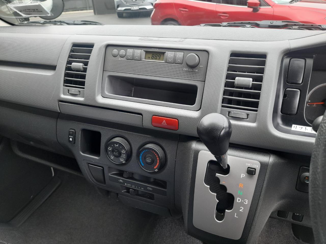 2006 Toyota Hiace