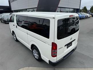 2020 Toyota Hiace - Thumbnail