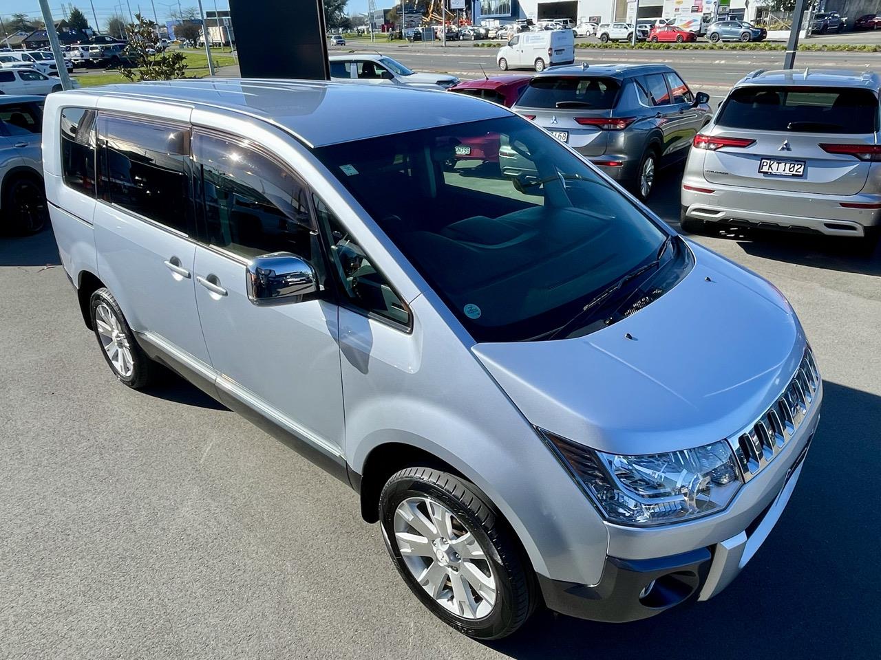 2010 Mitsubishi DELICA