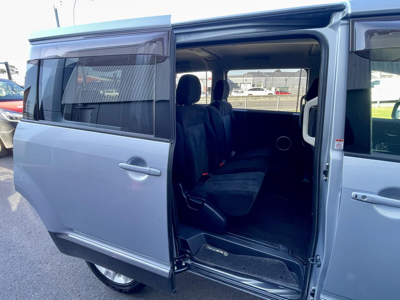 2010 Mitsubishi DELICA