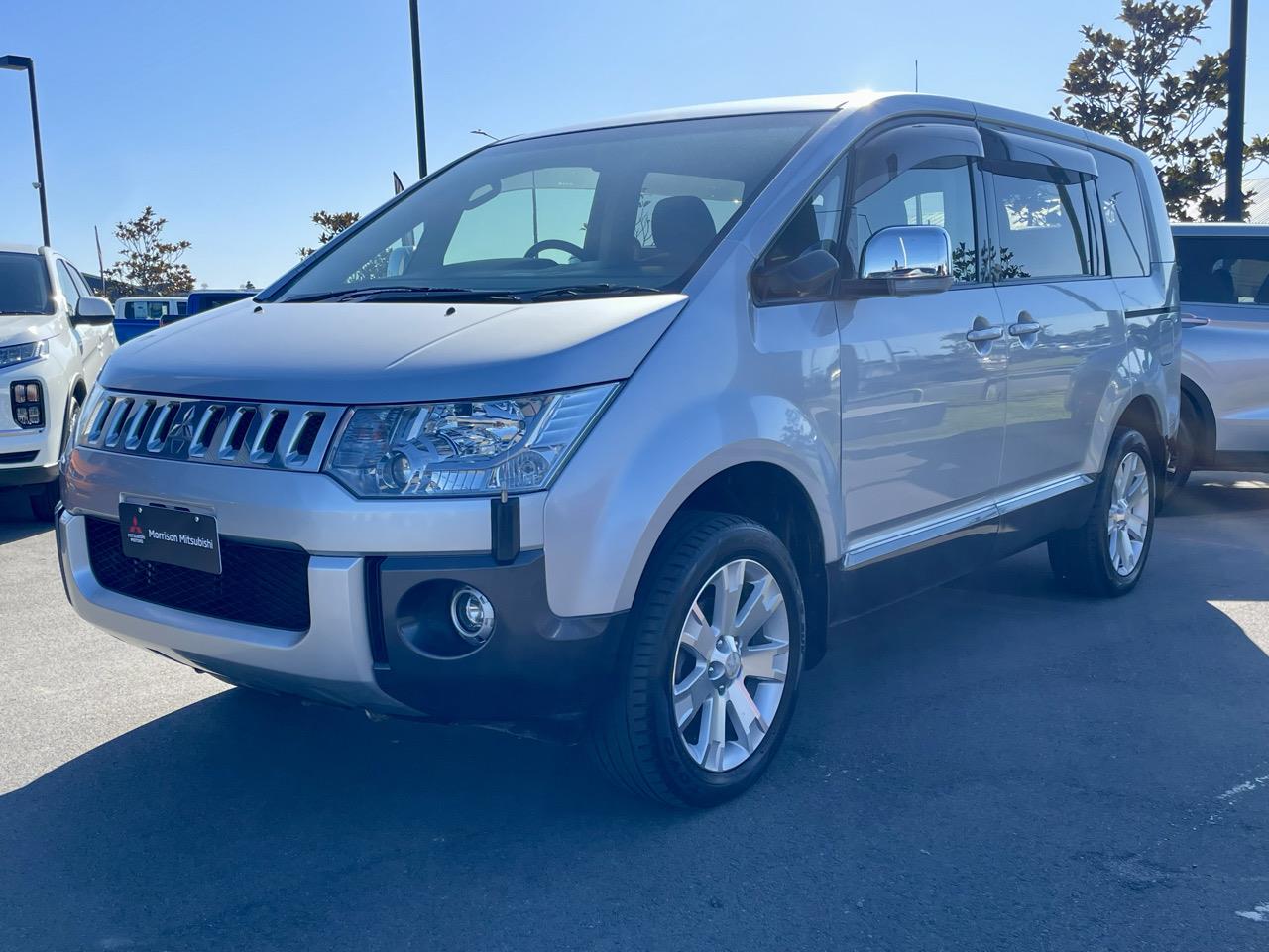 2010 Mitsubishi DELICA