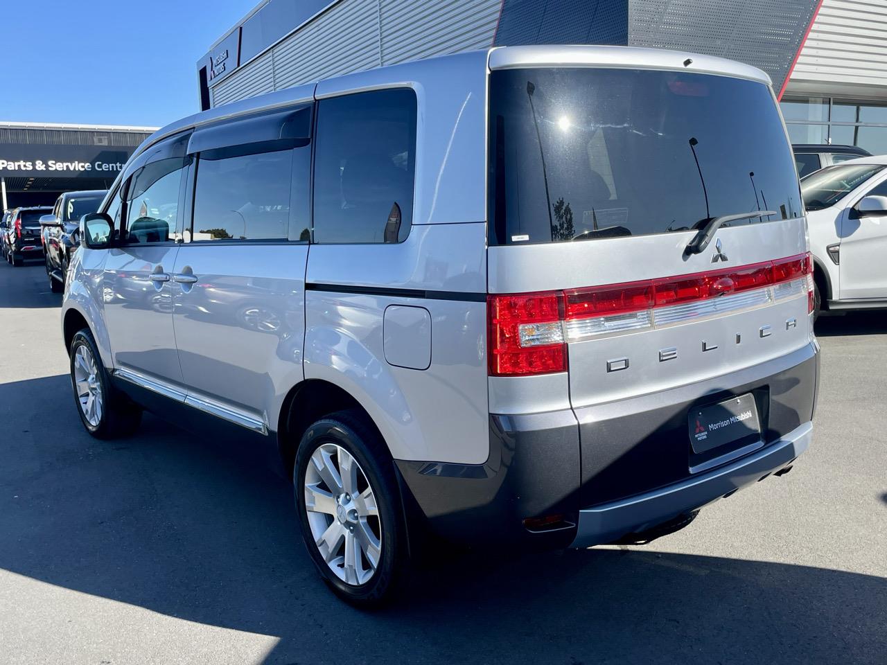 2010 Mitsubishi DELICA