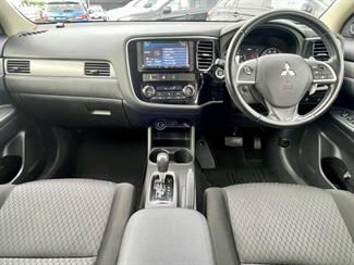 2013 Mitsubishi Outlander - Thumbnail