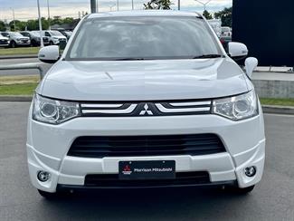 2013 Mitsubishi Outlander - Thumbnail