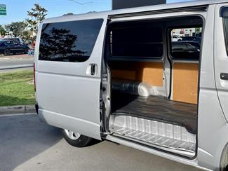 2020 Toyota Hiace - Thumbnail