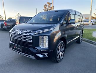 2022 Mitsubishi DELICA - Thumbnail