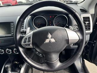 2010 Mitsubishi Outlander - Thumbnail