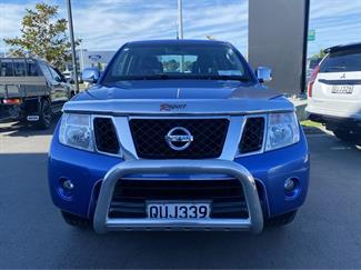 2010 Nissan Navara - Thumbnail