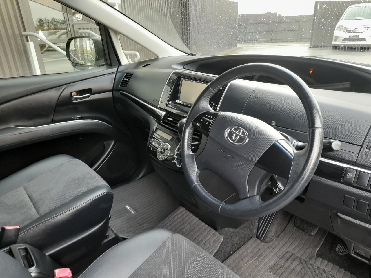 2014 Toyota Estima