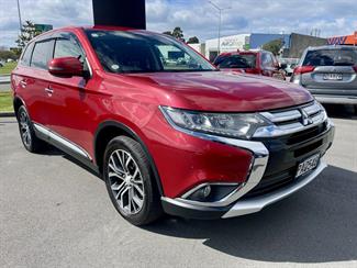 2015 Mitsubishi Outlander - Thumbnail