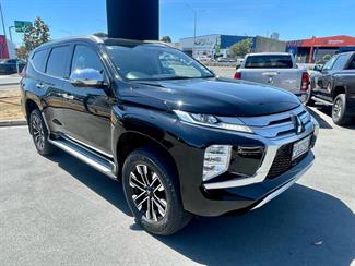 2023 Mitsubishi Pajero Sport - Thumbnail