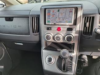 2011 Mitsubishi DELICA - Thumbnail