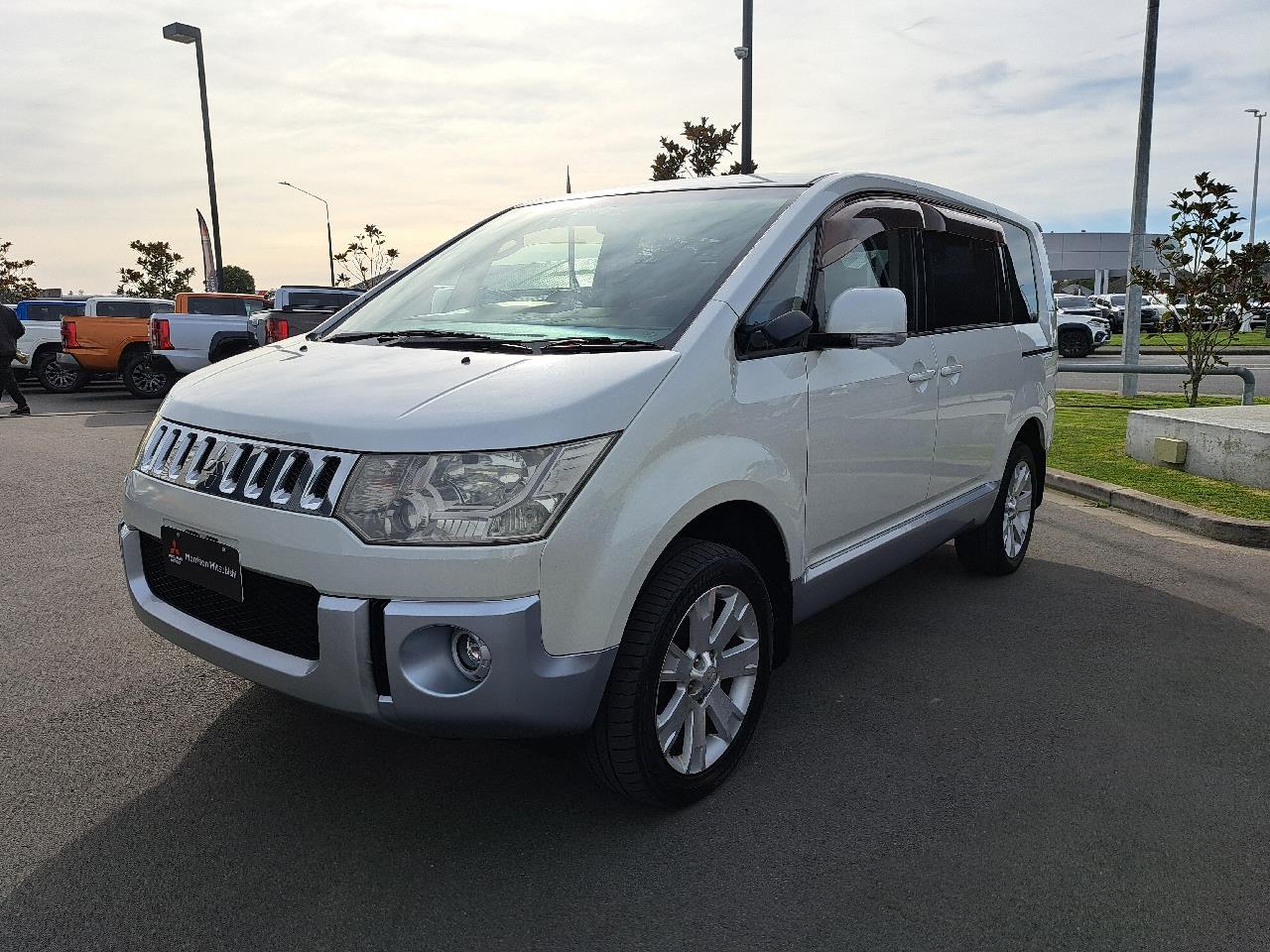 2011 Mitsubishi DELICA