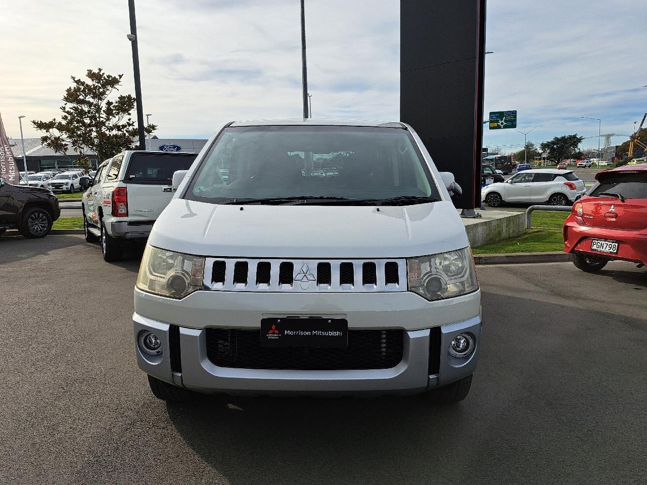 2011 Mitsubishi DELICA