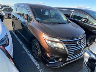 2014 Nissan ELGRAND - Thumbnail