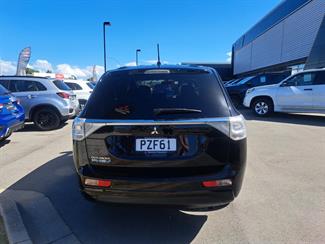 2014 Mitsubishi Outlander - Thumbnail