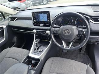 2019 Toyota RAV4 - Thumbnail