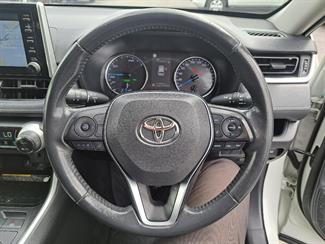 2019 Toyota RAV4 - Thumbnail