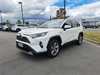 2019 Toyota RAV4 - Thumbnail