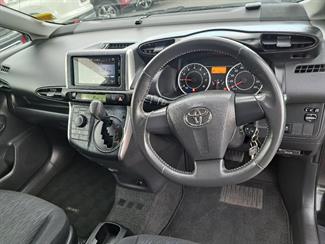 2011 Toyota Wish - Thumbnail