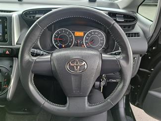 2011 Toyota Wish - Thumbnail