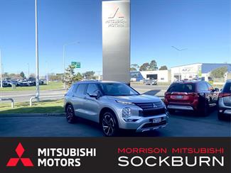 2022 Mitsubishi Outlander - Thumbnail