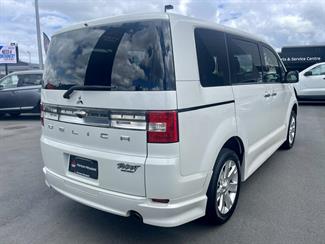 2012 Mitsubishi DELICA - Thumbnail