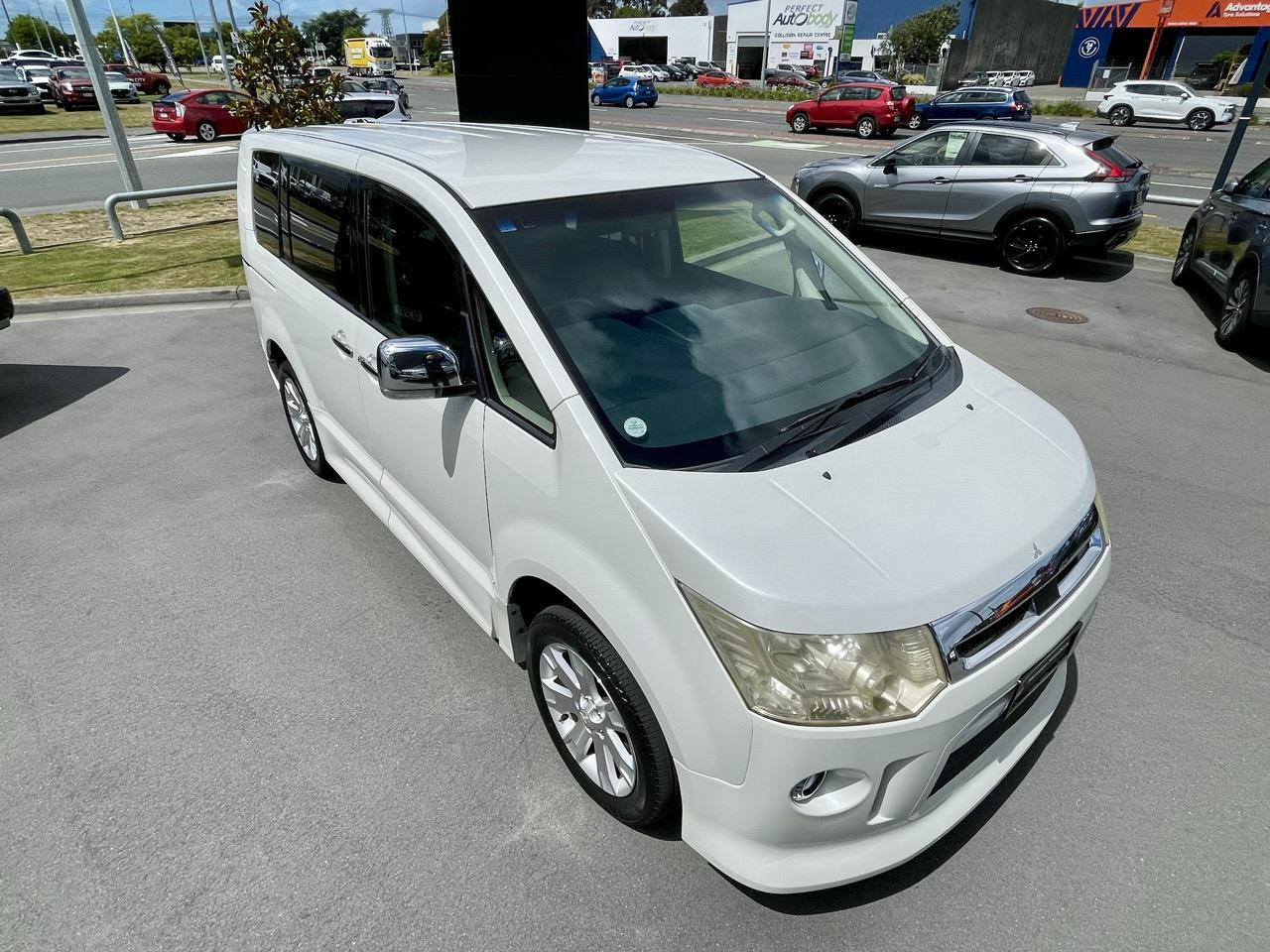 2012 Mitsubishi DELICA