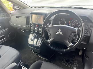 2012 Mitsubishi DELICA - Thumbnail