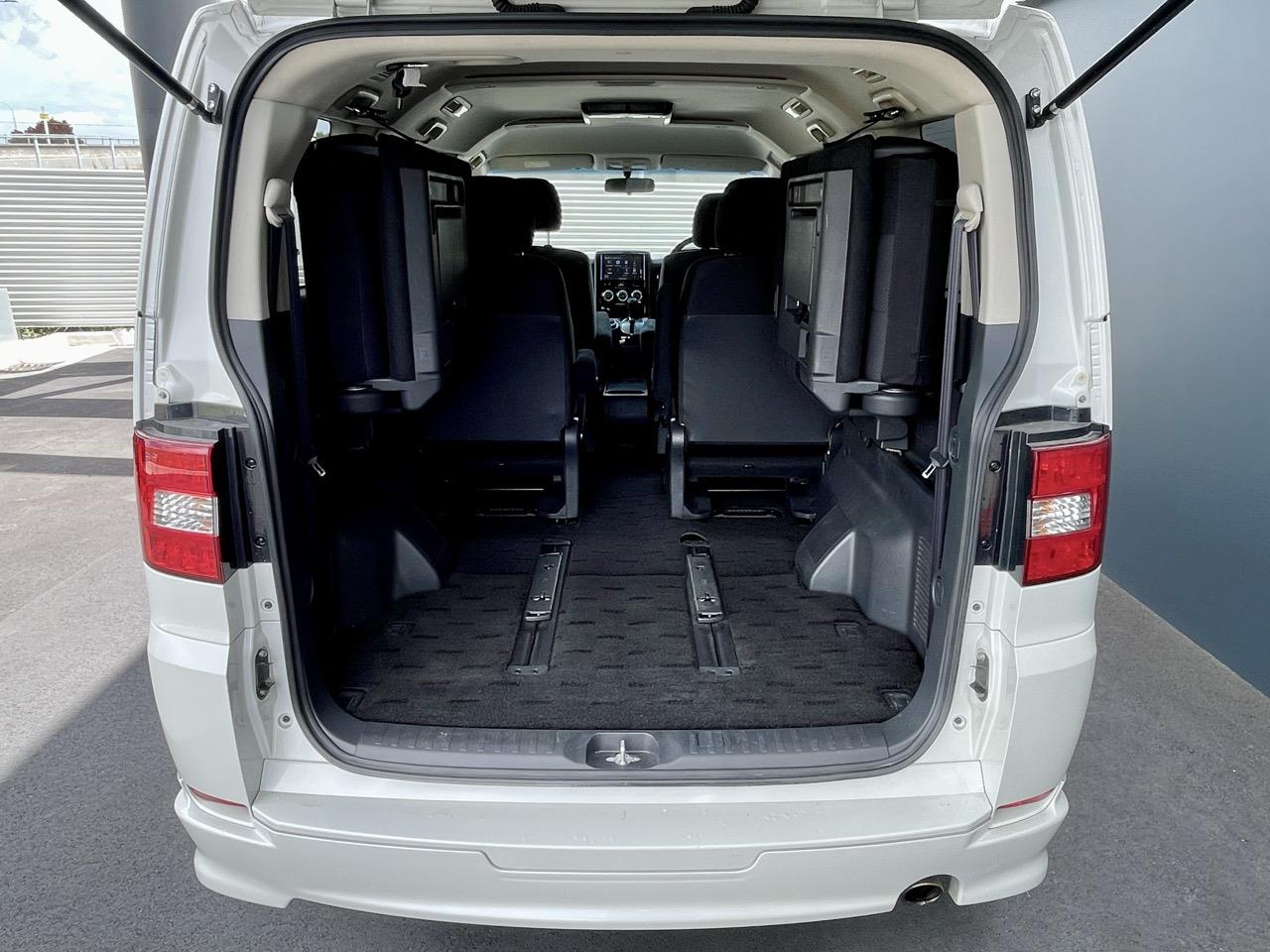 2012 Mitsubishi DELICA