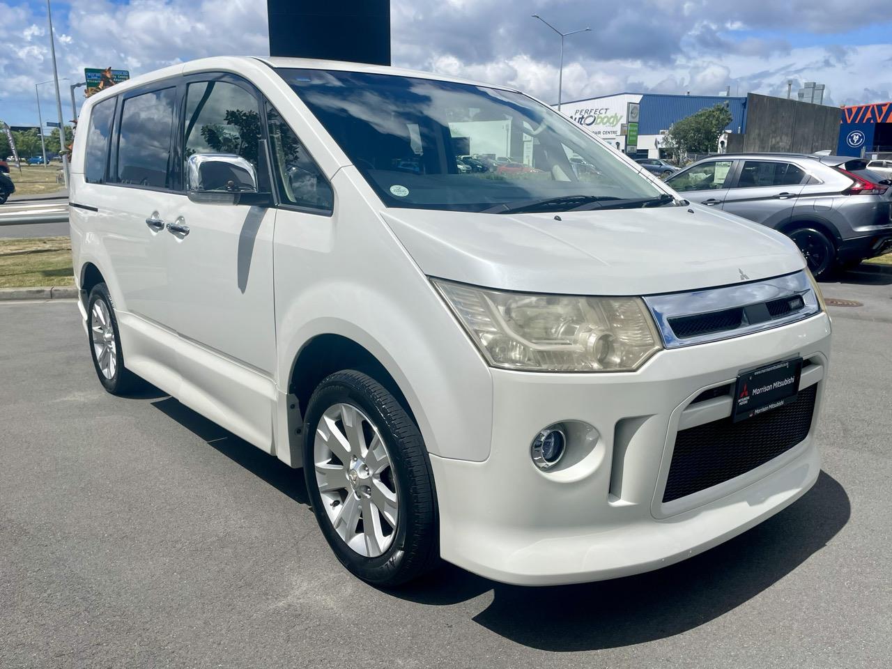 2012 Mitsubishi DELICA