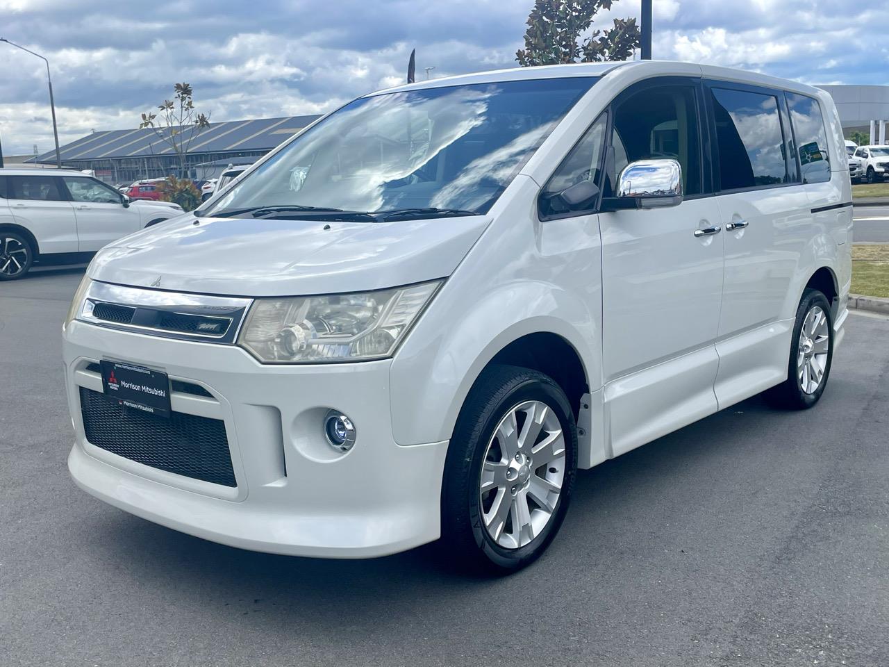 2012 Mitsubishi DELICA