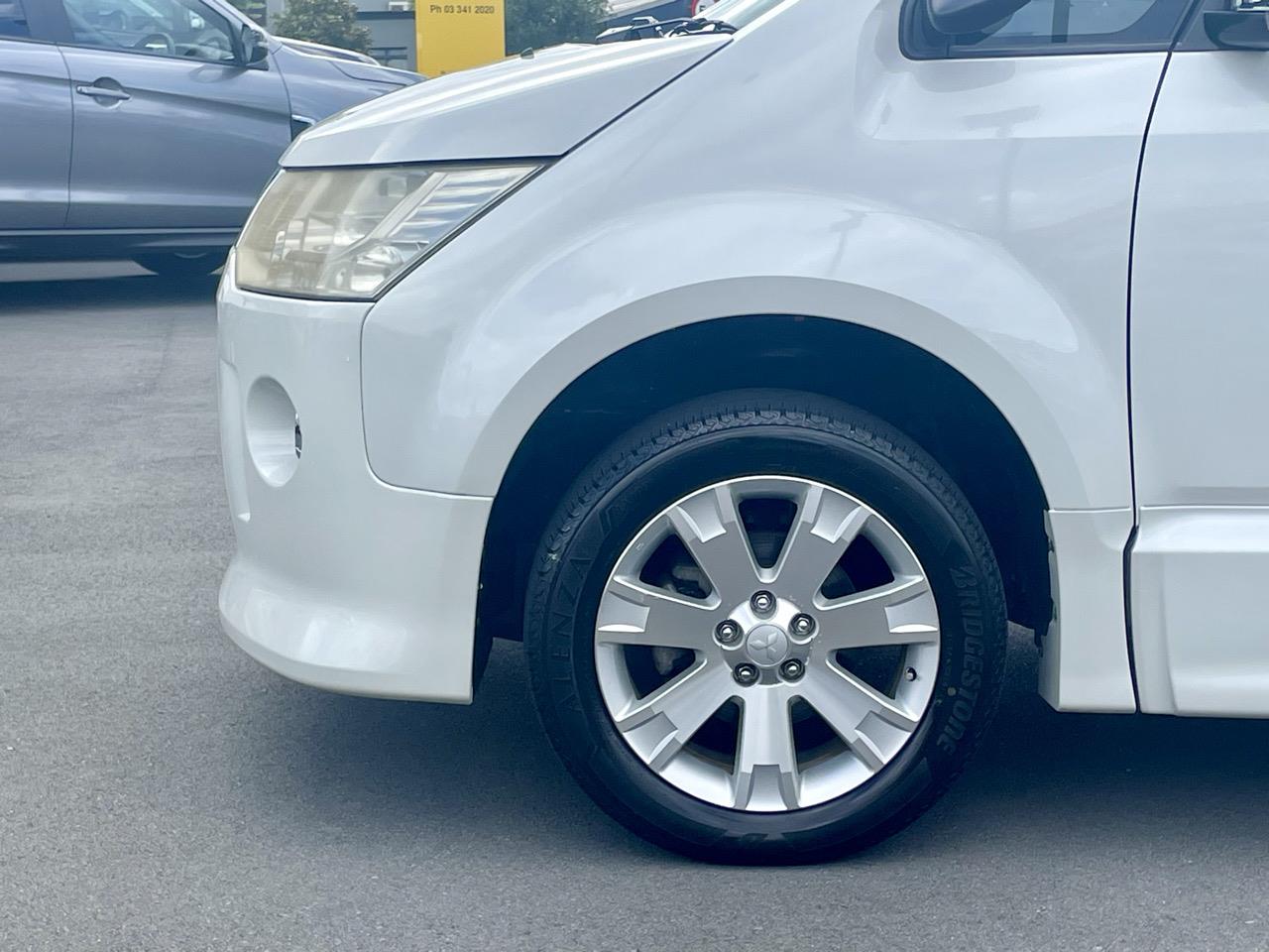 2012 Mitsubishi DELICA