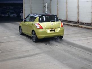 2014 Suzuki Swift - Thumbnail