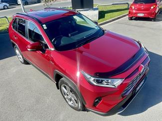 2020 Toyota RAV4 - Thumbnail