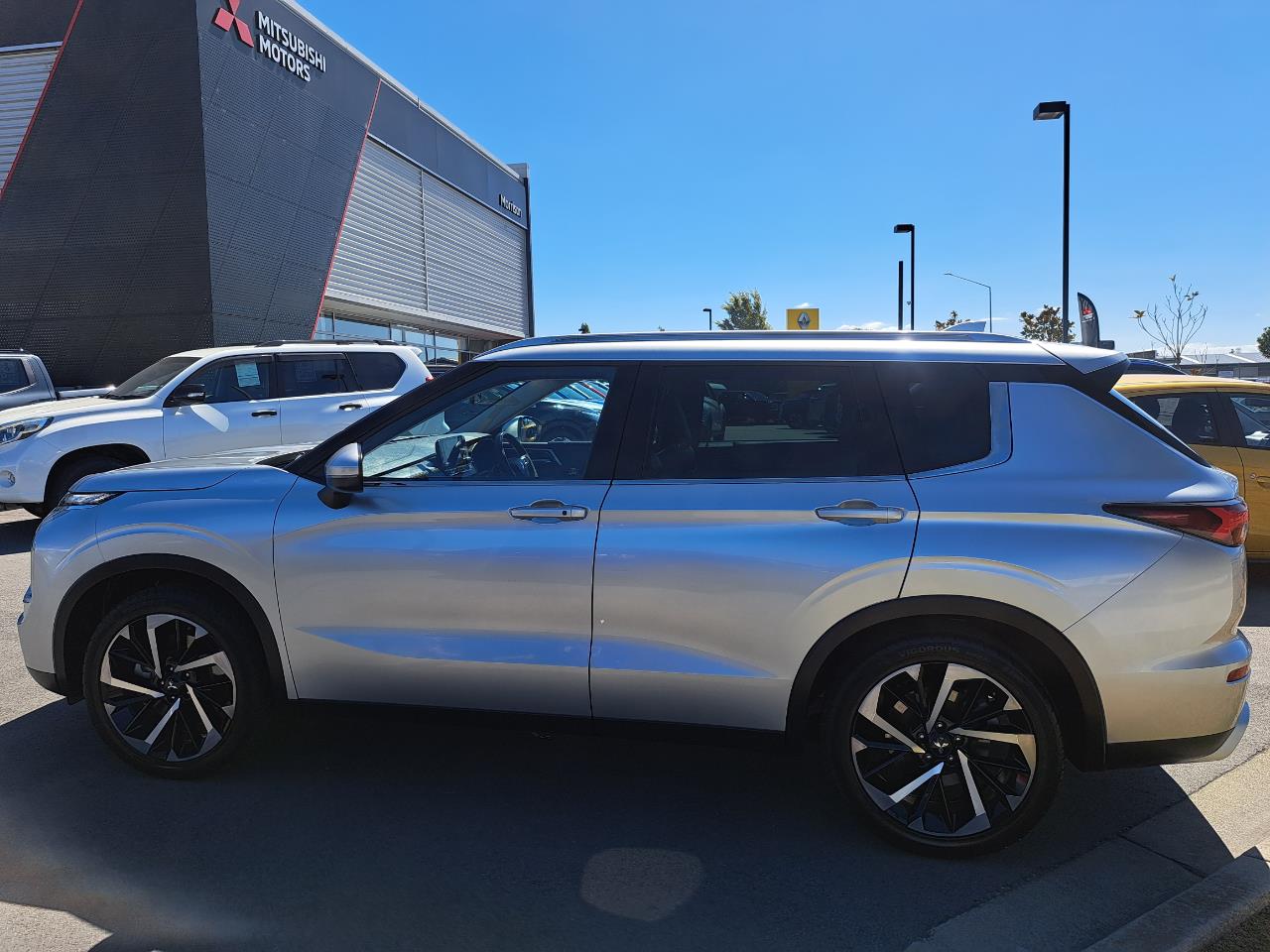 2023 Mitsubishi Outlander