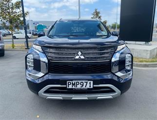 2022 Mitsubishi Outlander - Thumbnail