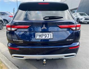 2022 Mitsubishi Outlander - Thumbnail