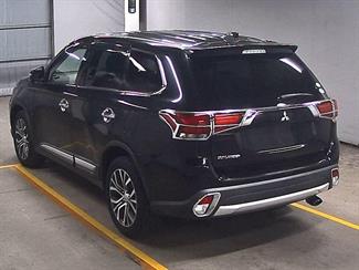 2017 Mitsubishi Outlander - Thumbnail