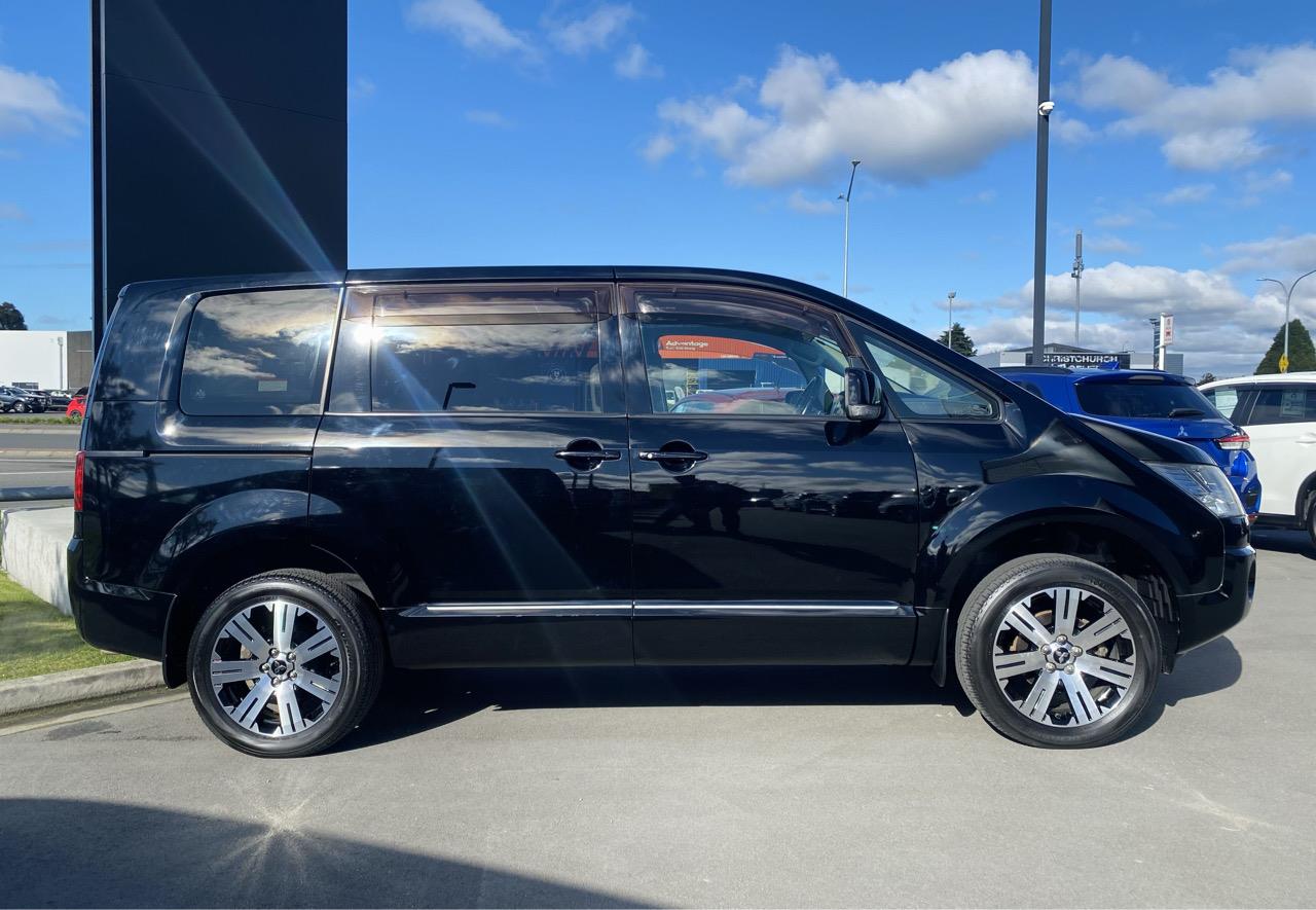 2012 Mitsubishi DELICA