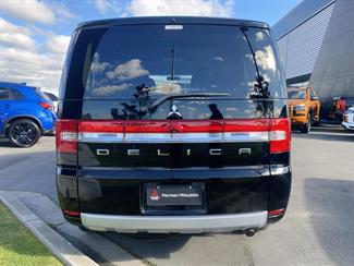 2012 Mitsubishi DELICA - Thumbnail