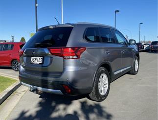 2015 Mitsubishi Outlander - Thumbnail