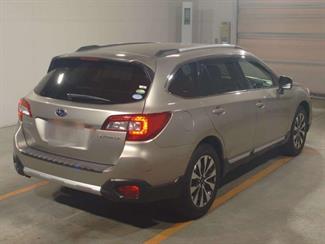 2016 Subaru Outback - Thumbnail