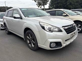 2014 Subaru Outback - Thumbnail